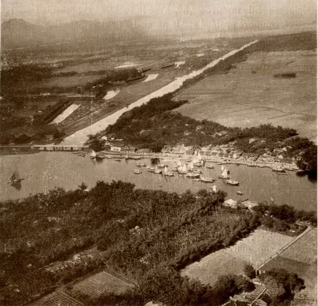 Khung cảnh ở khu vực Đông Bắc thành Huế.