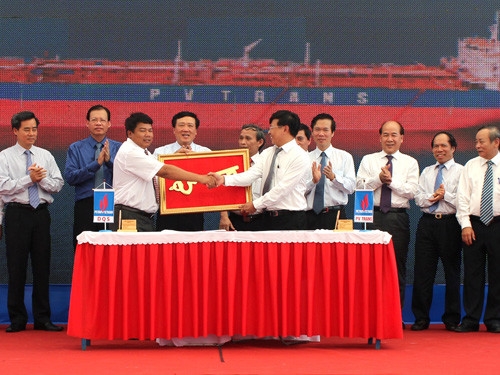 Lễ bàn giao tàu cho chủ tàu là công ty vận tải dầu khí VN PV Trans.