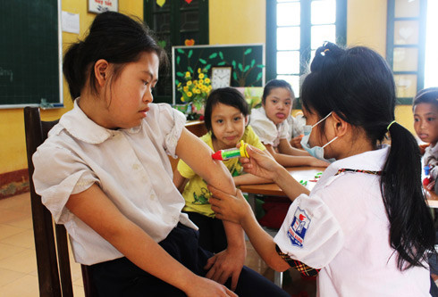 Giờ thực hành là khoảng thời gian được các bé chờ đợi, thích thú nhất. Giờ thực hành là khoảng thời gian được các bé chờ đợi, thích thú nhất.