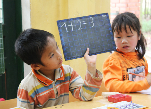 Mỗi một con tính - dù đơn giản - là cả một nỗ lực phi thường của các em. Mỗi một con tính - dù đơn giản - là cả một nỗ lực phi thường của các em.