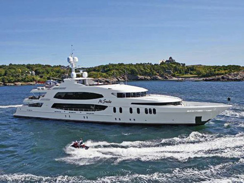 Hoàn thiện vào năm 2010 với lối thiết kế mới, chiếc du thuyền không thể thiếu sân đỗ trực thăng ở phía đuôi. Hoàn thiện vào năm 2010 với lối thiết kế mới, chiếc du thuyền không thể thiếu sân đỗ trực thăng ở phía đuôi.