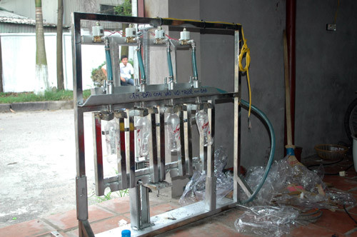 Hệ thống ép khí gas vào chai.