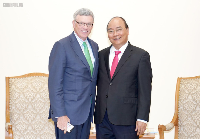 Thủ tướng Nguyễn Xuân Phúc tiếp Tổng Giám đốc điều hành Tập đoàn VISA. Ảnh: VGP