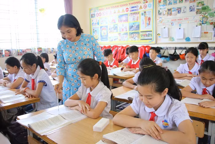 Sắp tới, nhu cầu tuyển dụng và cơ hội việc làm lớn nhất sẽ đến với giáo viên dạy ba môn mới (Khoa học Tự nhiên; môn Lịch sử và Địa lý, Giáo dục kinh tế và pháp luật). (Ảnh: CTV/Giaoduc.net.vn).