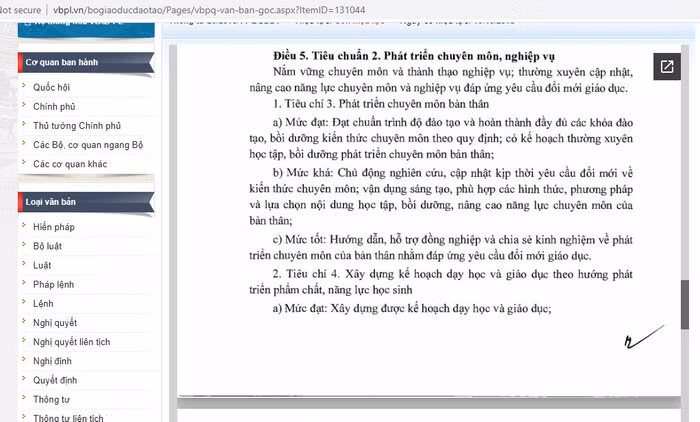 Nhiều nơi hiệu trưởng thường bám vào quy định tại Điều 5, Thông tư số 20/2018/TT-BGDĐT để định hướng giáo viên đăng ký các lớp học nâng chuẩn do các trung tâm liên kết với trường đại học tổ chức, ảnh chụp màn hình.