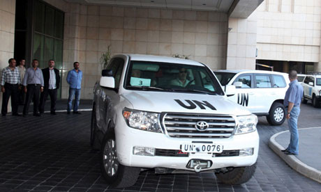 Xe phái đoàn thanh sát viên đến Syria tiêu hủy vũ khí hóa học. Xe phái đoàn thanh sát viên đến Syria tiêu hủy vũ khí hóa học.