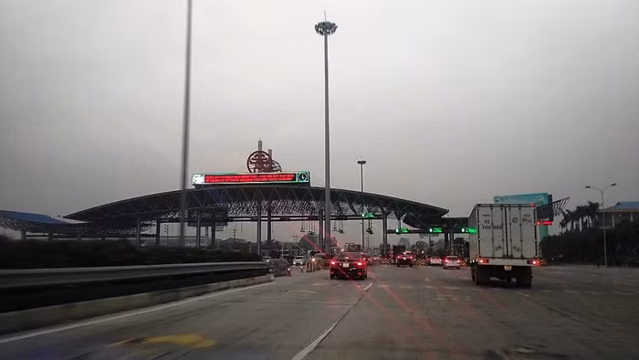 BOT khó phát huy được giá trị nếu còn thiếu minh bạc và đặt trạm tùy tiện (Ảnh: Lại Cường) BOT khó phát huy được giá trị nếu còn thiếu minh bạc và đặt trạm tùy tiện (Ảnh: Lại Cường)