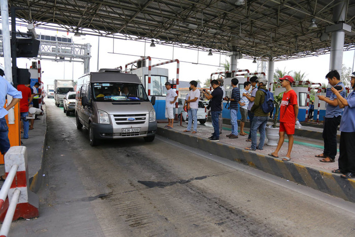 Những lùm xùm xung quanh các dự án BOT cũng đang đặt ra câu hỏi trách nhiệm của ông Thăng trong thời kỳ làm Bộ trưởng Bộ Giao thông vận tải (Ảnh: Soha) Những lùm xùm xung quanh các dự án BOT cũng đang đặt ra câu hỏi trách nhiệm của ông Thăng trong thời kỳ làm Bộ trưởng Bộ Giao thông vận tải (Ảnh: Soha)