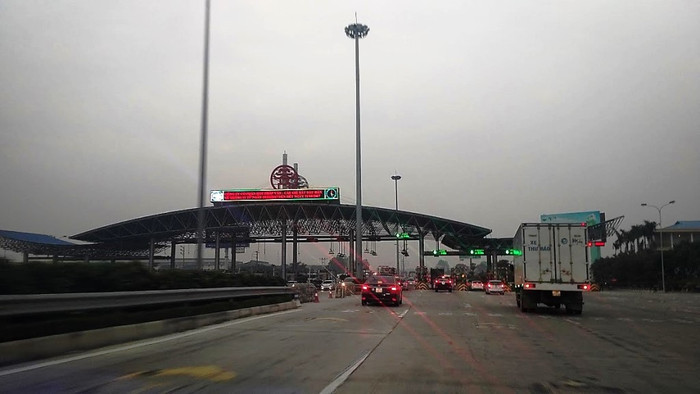 BOT khó phát huy được giá trị nếu còn thiếu minh bạc và đặt trạm tùy tiện (Ảnh: Lại Cường) BOT khó phát huy được giá trị nếu còn thiếu minh bạc và đặt trạm tùy tiện (Ảnh: Lại Cường)