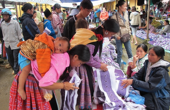 Phụ nữ vùng cao đang trở thành đích ngắm của bọn tội phạm buôn bán người (ảnh Thanh Huyền/taybacsensetravel). Phụ nữ vùng cao đang trở thành đích ngắm của bọn tội phạm buôn bán người (ảnh Thanh Huyền/taybacsensetravel).