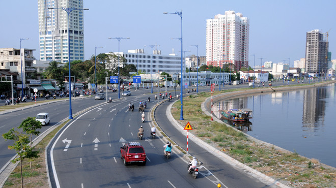 Nhật Bản là nước cung cấp nhiều viện trợ phát triển (ODA) cho Việt Nam. Năm 2012, số tiền cam kết là 1,9 tỉ USD chủ yếu để xây dựng cơ sở hạ tầng. Trong ảnh: công trình đại lộ Võ Văn Kiệt, TP.HCM được xây dựng từ nguồn vốn ODA của Nhật. Nhật Bản là nước cung cấp nhiều viện trợ phát triển (ODA) cho Việt Nam. Năm 2012, số tiền cam kết là 1,9 tỉ USD chủ yếu để xây dựng cơ sở hạ tầng. Trong ảnh: công trình đại lộ Võ Văn Kiệt, TP.HCM được xây dựng từ nguồn vốn ODA của Nhật.