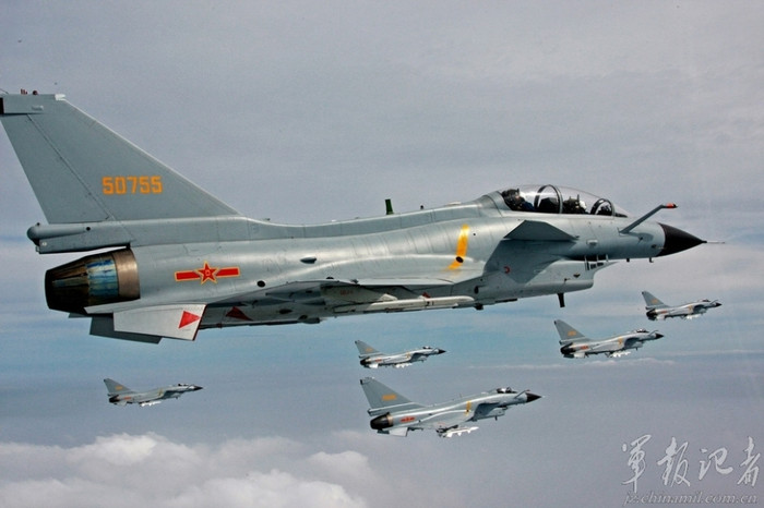 Chiến đấu cơ J-10 Trung Quốc (hình minh họa) Chiến đấu cơ J-10 Trung Quốc (hình minh họa)