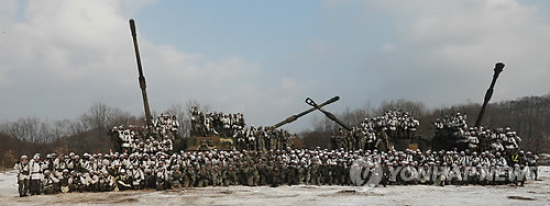 Pháo binh Mỹ - Hàn tham gia cuộc tập trận chụp ảnh lưu niệm Pháo binh Mỹ - Hàn tham gia cuộc tập trận chụp ảnh lưu niệm