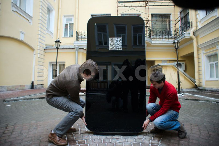 Đài tưởng niệm mang hình chiếc iPhone, đứa con tinh thần của ông