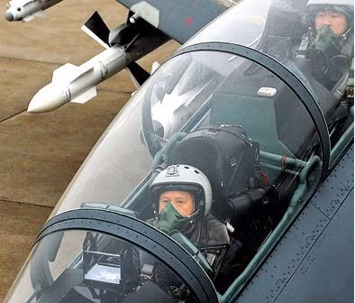 Cảnh Kiến Phong, Sư đoàn trưởng sư đoàn không quân "Át chủ bài" đại quân khu Nam Kinh phụ trách không phận Biển Hoa Đông