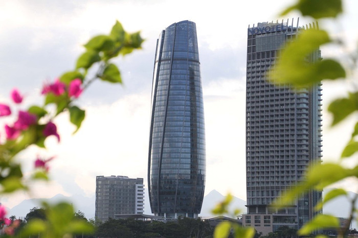 Tòa nhà Trung tâm hành chính nhìn từ phía quận Sơn Trà. Ảnh: Hoàng Tuấn Tòa nhà Trung tâm hành chính nhìn từ phía quận Sơn Trà. Ảnh: Hoàng Tuấn