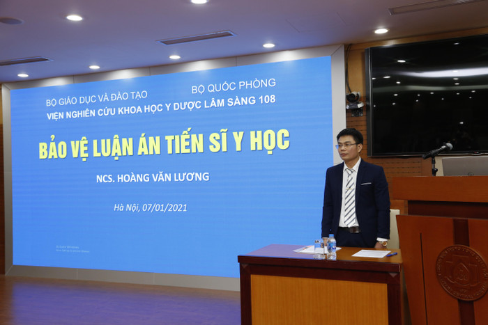 Nghiên cứu sinh Hoàng Văn Lương tại buổi bảo vệ luận án. Ảnh: Tiến sĩ Hoàng Văn Lương cung cấp Nghiên cứu sinh Hoàng Văn Lương tại buổi bảo vệ luận án. Ảnh: Tiến sĩ Hoàng Văn Lương cung cấp