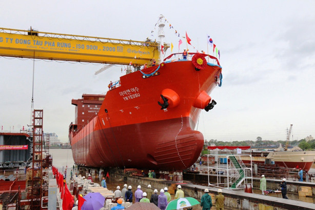 Khu vực âu cảng Công ty đóng tàu Phà Rừng, nơi xảy ra vụ nổ làm bốn thuyến viên bị bỏng Khu vực âu cảng Công ty đóng tàu Phà Rừng, nơi xảy ra vụ nổ làm bốn thuyến viên bị bỏng