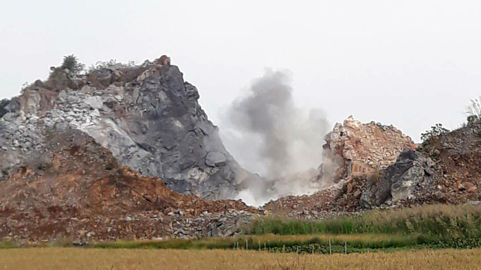 Dân lập chốt ngăn doanh nghiệp núp bóng dự án khai thác đất trái phép ảnh 2 Dân lập chốt ngăn doanh nghiệp núp bóng dự án khai thác đất trái phép ảnh 2