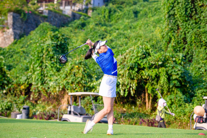 Giải Golf "Vòng tay nhân ái" lần 2 còn có sự tham gia của các golfer nữ. Giải Golf "Vòng tay nhân ái" lần 2 còn có sự tham gia của các golfer nữ.