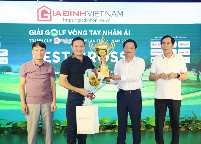 Giải Best Gross đã thuộc về Golfer xuất sắc nhất là ông Nguyễn Hồng Hải. Giải Best Gross đã thuộc về Golfer xuất sắc nhất là ông Nguyễn Hồng Hải.
