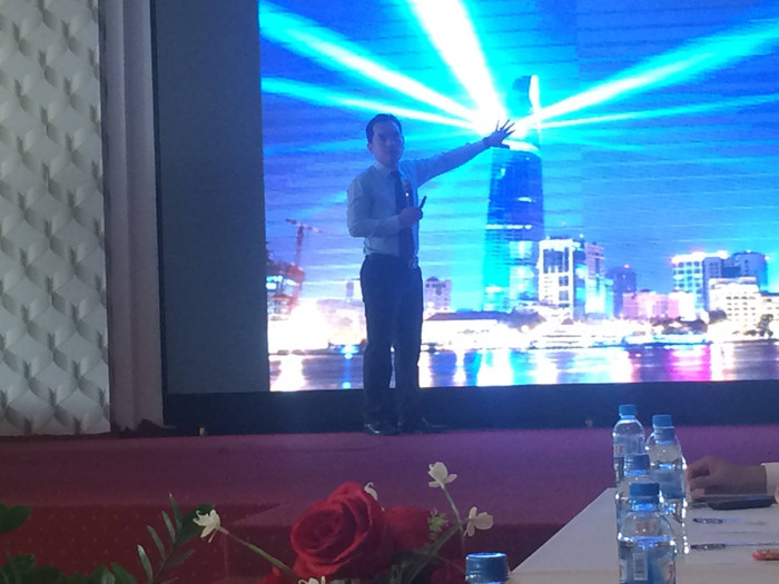 Nhà đầu tư muốn trở thành thành viên của RFI rất đơn giản, chỉ việc tạo e-mail, sau đó ra ngân hàng chuyển tiền (nội dung chuyển tiền là ghi địa chỉ e-mail của mình, chứ không ghi nội dung nào khác). Nhà đầu tư muốn trở thành thành viên của RFI rất đơn giản, chỉ việc tạo e-mail, sau đó ra ngân hàng chuyển tiền (nội dung chuyển tiền là ghi địa chỉ e-mail của mình, chứ không ghi nội dung nào khác).