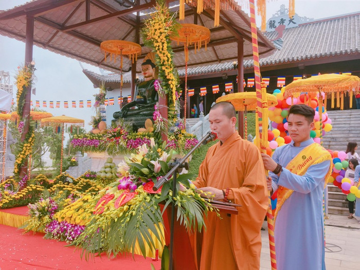 Thượng tọa Thích Minh Thuận. Thượng tọa Thích Minh Thuận.