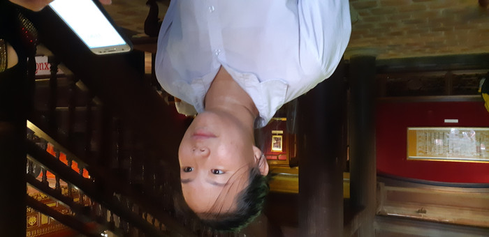 Em Nguyễn Yến Nhi năm nay đăng ký thi vào lớp 10 trường trung học phổ thông Ngô Thì Nhậm. Hôm nay em tới Văn Miếu -Quốc Tử Giám cùng các bạn học để cầu may mắn cho kỳ thi ngày mai. Mặc dù đã ôn tập kỹ nhưng Nhi chia sẻ vẫn cảm thấy lo lắng và hồi hộp. Em Nguyễn Yến Nhi năm nay đăng ký thi vào lớp 10 trường trung học phổ thông Ngô Thì Nhậm. Hôm nay em tới Văn Miếu -Quốc Tử Giám cùng các bạn học để cầu may mắn cho kỳ thi ngày mai. Mặc dù đã ôn tập kỹ nhưng Nhi chia sẻ vẫn cảm thấy lo lắng và hồi hộp.