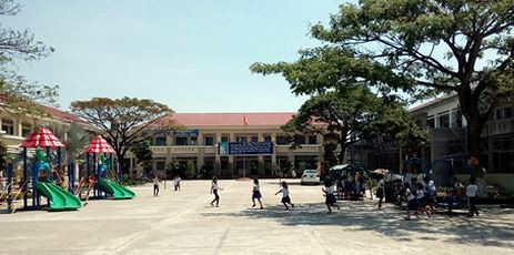 Hiệu trưởng bỏ mặc cô giáo bị bắt quỳ xin từ chức ảnh 2