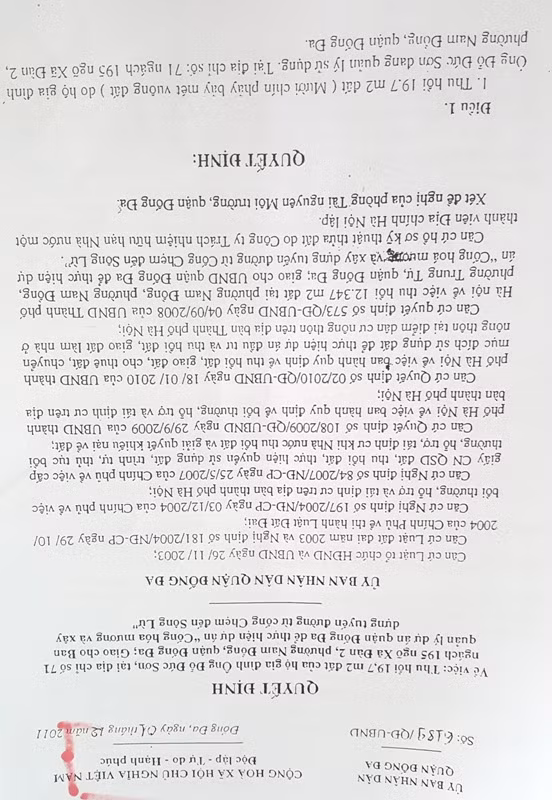 Quyết định của UBND quận Đống Đa nêu rõ việc có xác nhận của chủ sử dụng đất, nay UBND quận mới thừa nhận là có người giả chữ ký.