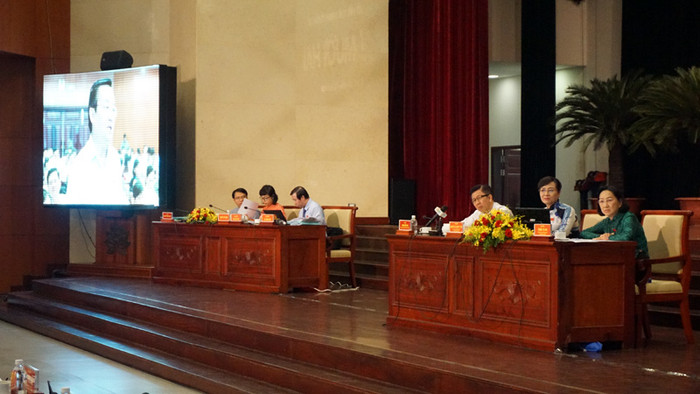 Ban thường trực Hội đồng nhân dân tại kỳ họp thứ 12. (Ảnh: H.L) Ban thường trực Hội đồng nhân dân tại kỳ họp thứ 12. (Ảnh: H.L)
