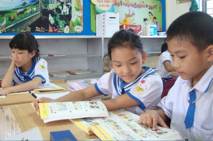 Lợi nhuận bán sách VNEN chảy vào túi ai? ảnh 1 Lợi nhuận bán sách VNEN chảy vào túi ai? ảnh 1