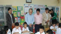 Sách VNEN "đắt xắt ra miếng", vừa in đã hỏng ảnh 3 Sách VNEN "đắt xắt ra miếng", vừa in đã hỏng ảnh 3