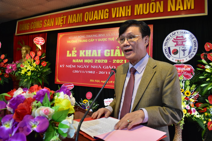 Phó Giáo sư, Tiến sĩ Phan Anh Tuấn, Hiệu trưởng nhà trường phát biểu. Ảnh: Đình Hùng Phó Giáo sư, Tiến sĩ Phan Anh Tuấn, Hiệu trưởng nhà trường phát biểu. Ảnh: Đình Hùng