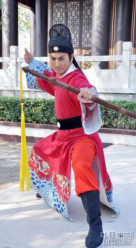 Hà Gia Kính thủ vai "Triển Chiêu" trong Bao Thanh Thiên