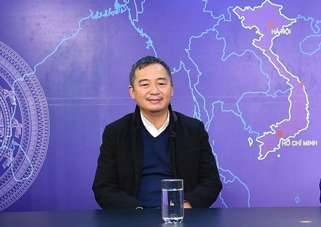 Bác sĩ Nguyễn Lân Hiếu chia sẻ tại buổi tọa đàm. Ảnh: VGP Bác sĩ Nguyễn Lân Hiếu chia sẻ tại buổi tọa đàm. Ảnh: VGP