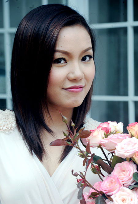 Ca sĩ Ngọc Anh đã bất ngờ dẫn đầu "top" 10 ca khúc Bài hát yêu thích hai tuần liên tiếp....