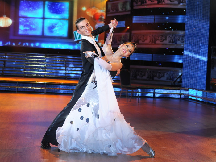 Tình tứ trong từng bước nhảy…