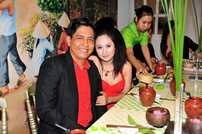 Thanh Thuý đến buổi tiệc cùng ông xã Đức Thịnh.