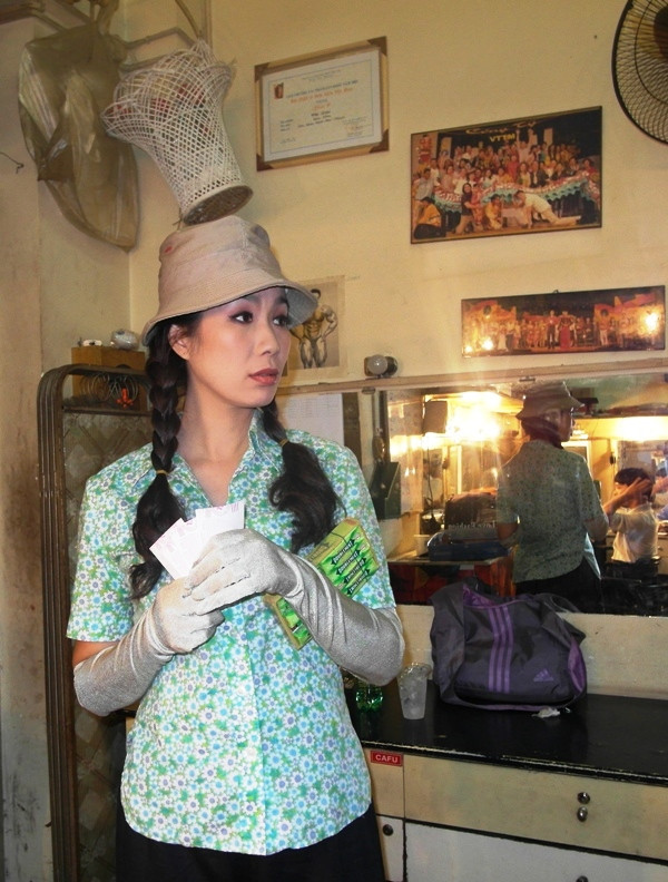 Vẻ mặt ngơ ngác đáng tội của cựu Á hậu… Vẻ mặt ngơ ngác đáng tội của cựu Á hậu…