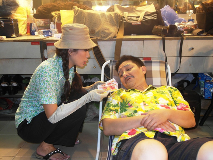 Nhờ những tờ vé số ế, cô đã may mắn trúng giải độc đắc và đổi đời… Nhờ những tờ vé số ế, cô đã may mắn trúng giải độc đắc và đổi đời…