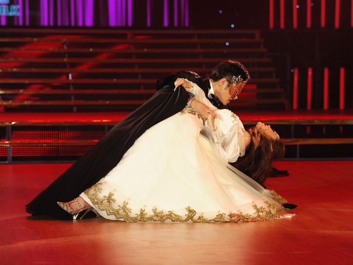 Sau những trắc trở, đôi lứa đã hưởng trọn vẹn sự ngọt ngào của tình yêu.