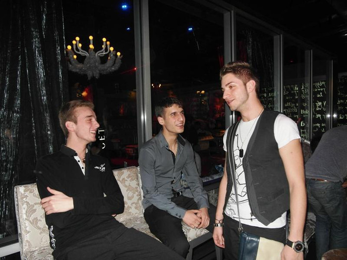 Các vũ công người nước ngoài ở gameshow Bước nhảy hoàn vũ. Các vũ công người nước ngoài ở gameshow Bước nhảy hoàn vũ.