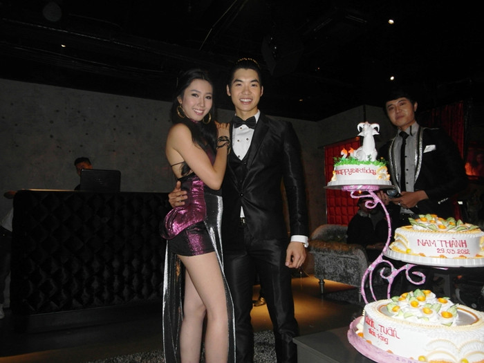 Lê Huỳnh Ngân quyến rũ trong sinh nhật lần thứ 21 của chàng Á vương quốc tế. Lê Huỳnh Ngân quyến rũ trong sinh nhật lần thứ 21 của chàng Á vương quốc tế.