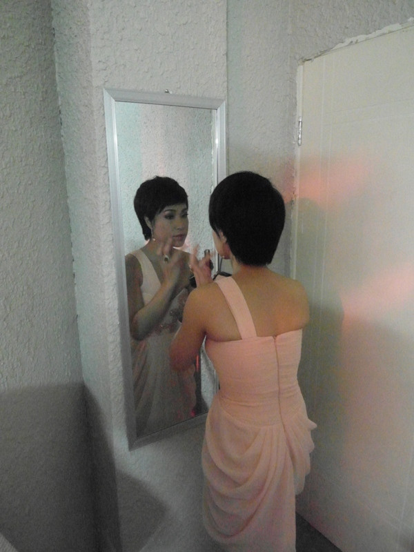 Đến đứng trước gương… Đến đứng trước gương…