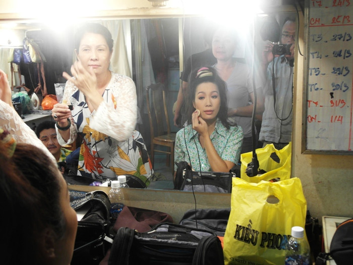 Nhan sắc nổi tiếng một thời soi trước gương….