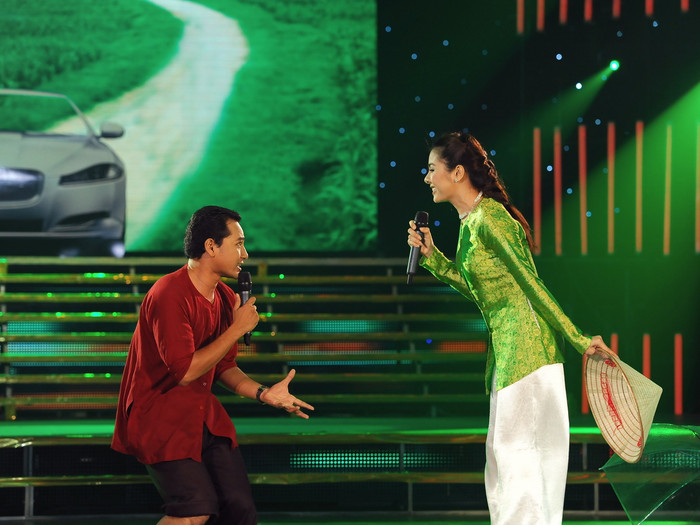 Làm cho cô Thắm xiêu lòng. Cùng sự kiện: Khai màn Bước nhảy Hoàn vũ: Chưng hửng vì bị 'ém chiêu' Ốc Thanh Vân làm giúp việc, Á hậu Hoàng My khiêu vũ máu lửa Khánh Thi bất ngờ 'trút váy' ở Bước nhảy Hoàn vũ Minh Hằng đẹp như công chúa trong đêm mở màn Bước nhảy hoàn vũ (Clip) Cặp vũ công top 3 thế giới 'bùng nổ' tại Bước nhảy Hoàn vũ Làm cho cô Thắm xiêu lòng. Cùng sự kiện: Khai màn Bước nhảy Hoàn vũ: Chưng hửng vì bị 'ém chiêu' Ốc Thanh Vân làm giúp việc, Á hậu Hoàng My khiêu vũ máu lửa Khánh Thi bất ngờ 'trút váy' ở Bước nhảy Hoàn vũ Minh Hằng đẹp như công chúa trong đêm mở màn Bước nhảy hoàn vũ (Clip) Cặp vũ công top 3 thế giới 'bùng nổ' tại Bước nhảy Hoàn vũ