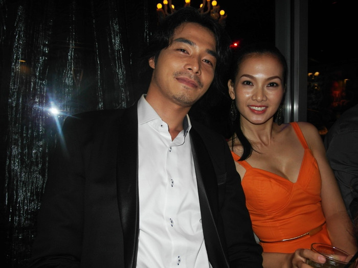 Quách Ngọc Ngoan bên Anh Thư. Quách Ngọc Ngoan bên Anh Thư.