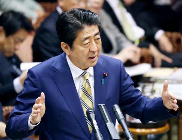 Thủ tướng Shinzo Abe trả lời điều trần trước Quốc hội hôm qua 31/1, ảnh: Nikkei Asian Review. Thủ tướng Shinzo Abe trả lời điều trần trước Quốc hội hôm qua 31/1, ảnh: Nikkei Asian Review.