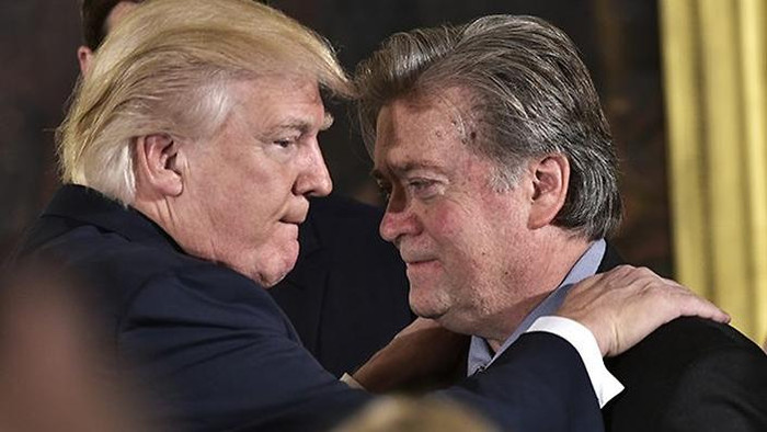 Tổng thống Mỹ Donald Trump và Cố vấn Steve Bannon. Ảnh: SBS. Tổng thống Mỹ Donald Trump và Cố vấn Steve Bannon. Ảnh: SBS.